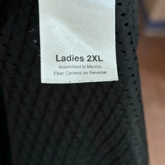 Ladie’s New Orleans Saints Black & Gold Jersey Size 2XL Runs Very Small - Picture 3 of 11